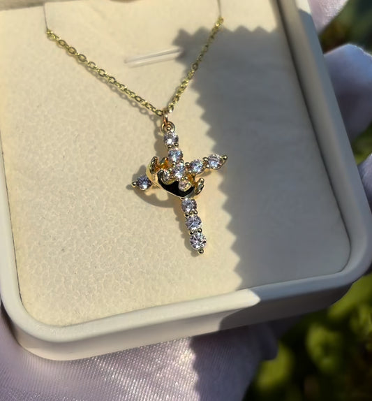 FEARNOT ™  18K GOLD CROSS & CROWN NECKLACE